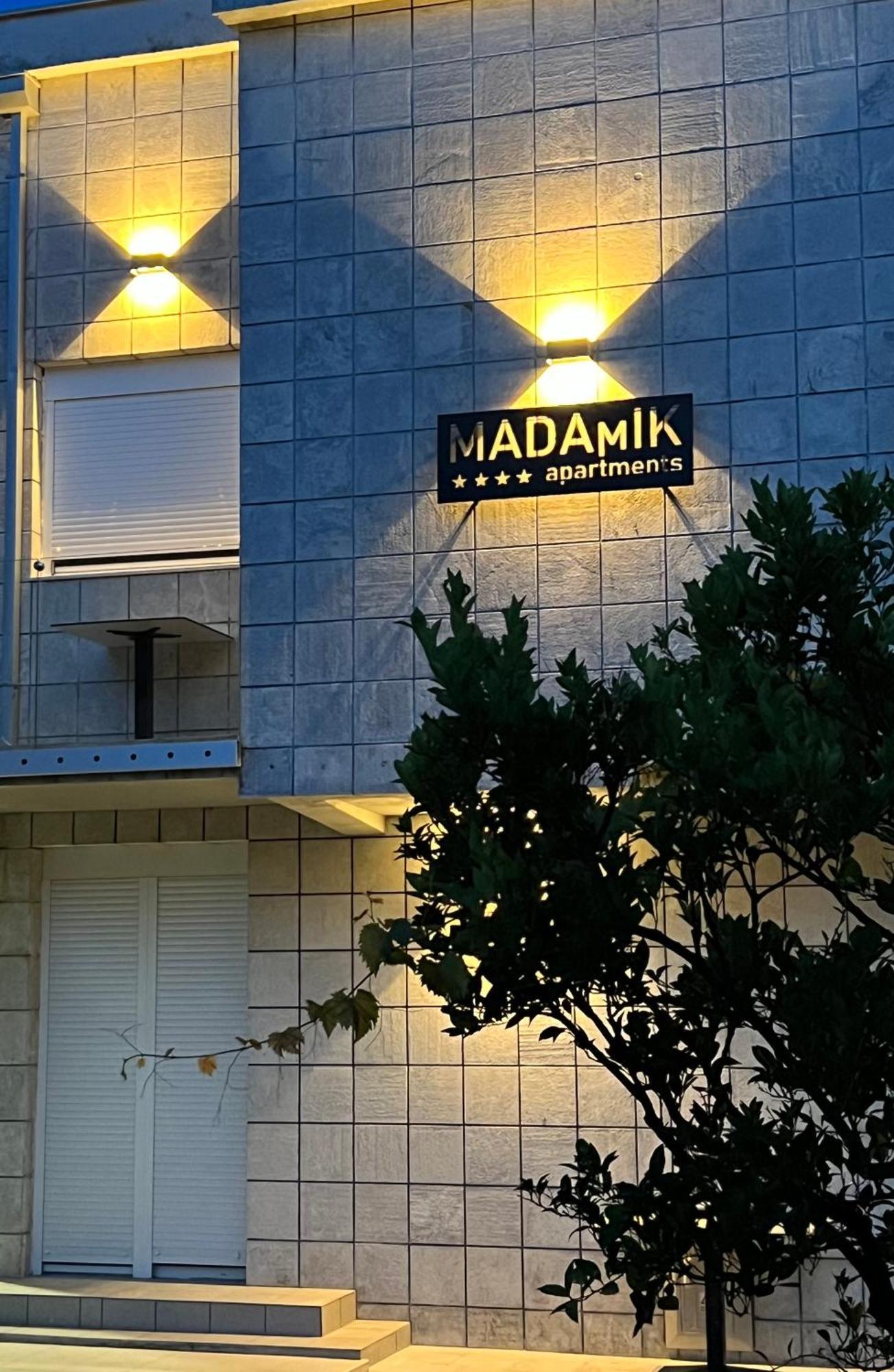 Madamik Apartments Bijela Exterior photo